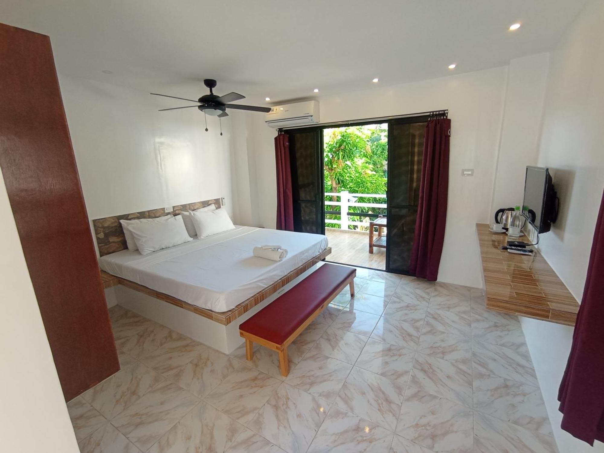 Jalyn'S Resort Sabang Puerto Galera Buitenkant foto